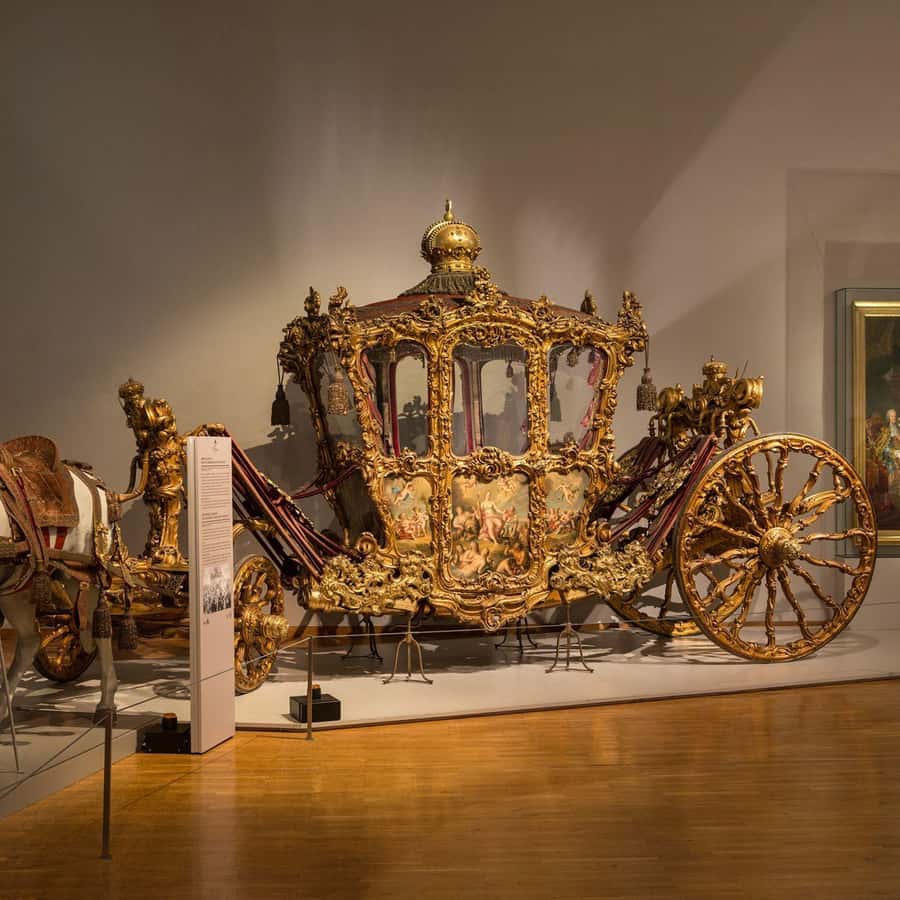 ウィーン：シェーンブルン宮殿の帝国馬車博物館の入場券 | GetYourGuide