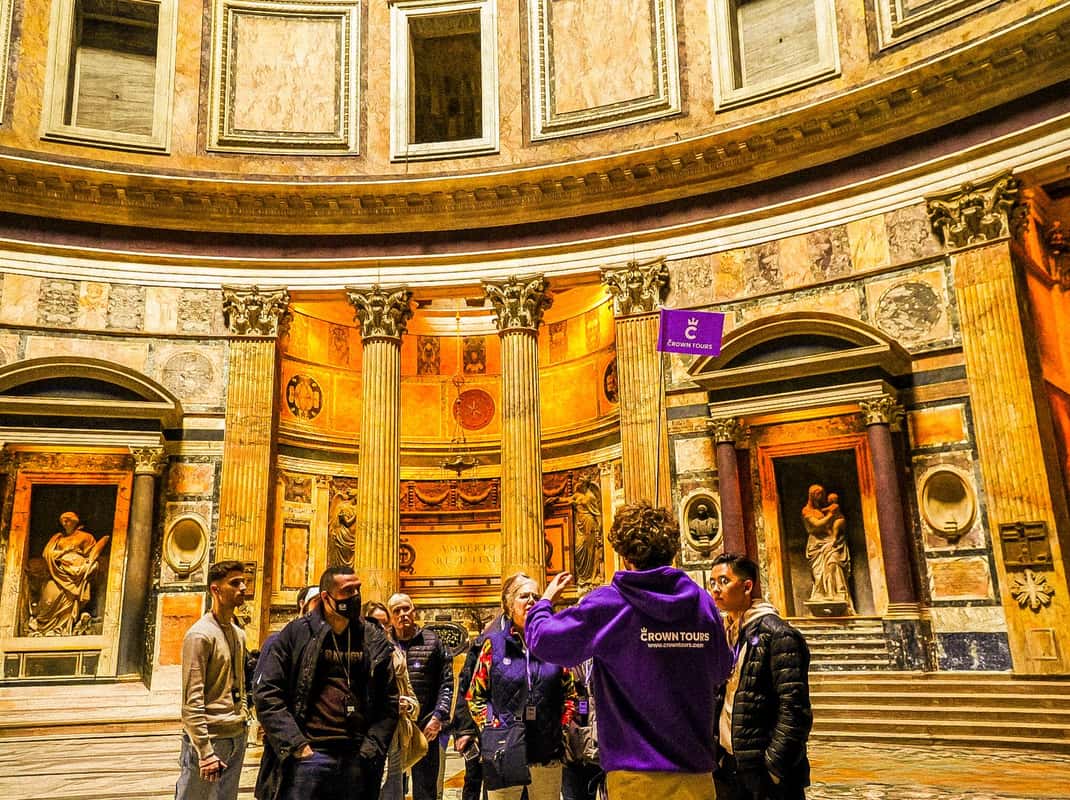 Pantheon in Rome van binnen met oculus