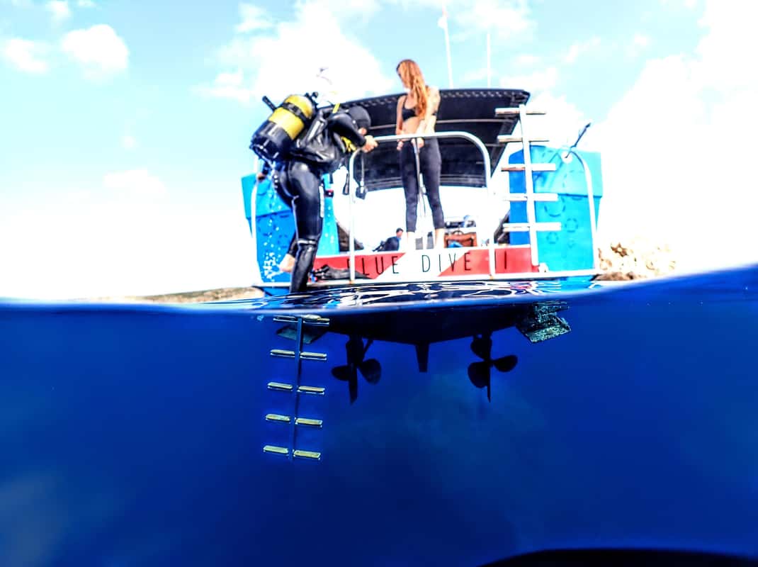 Doopduiken in het zeereservaat van Menorca