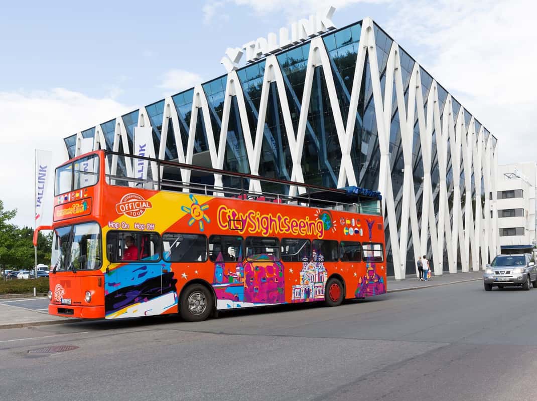 Tallinn hop-on hop-off bus