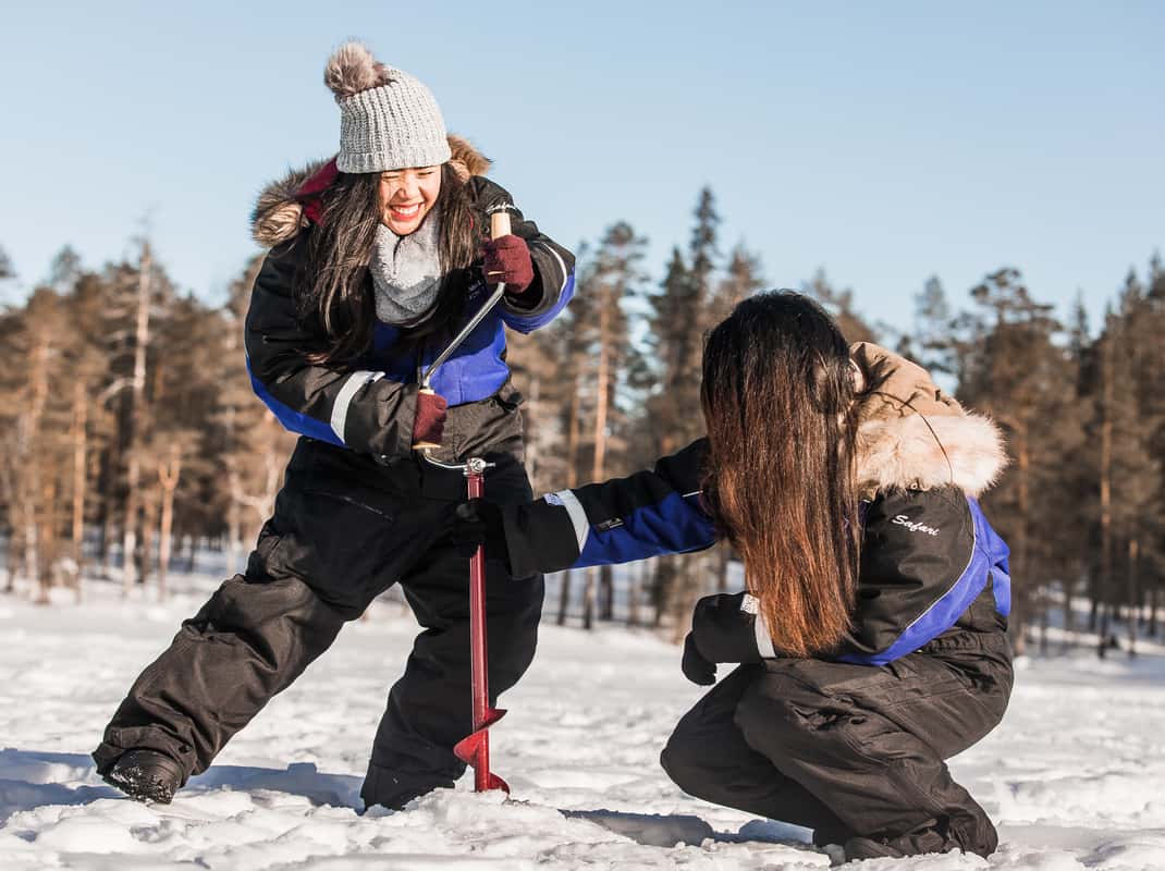 IJsvissen op bevroren meer Lapland