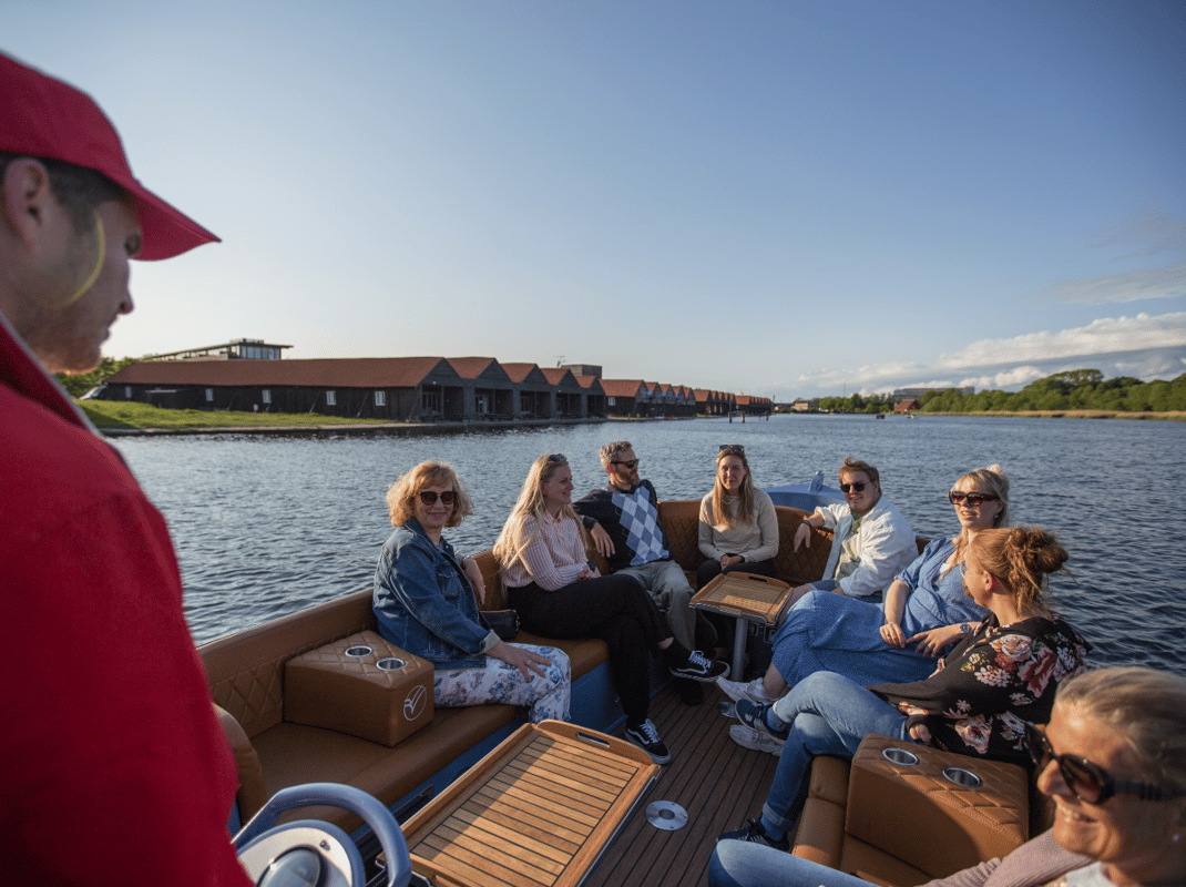 De Kleine Zeemeermin vanaf de boot
