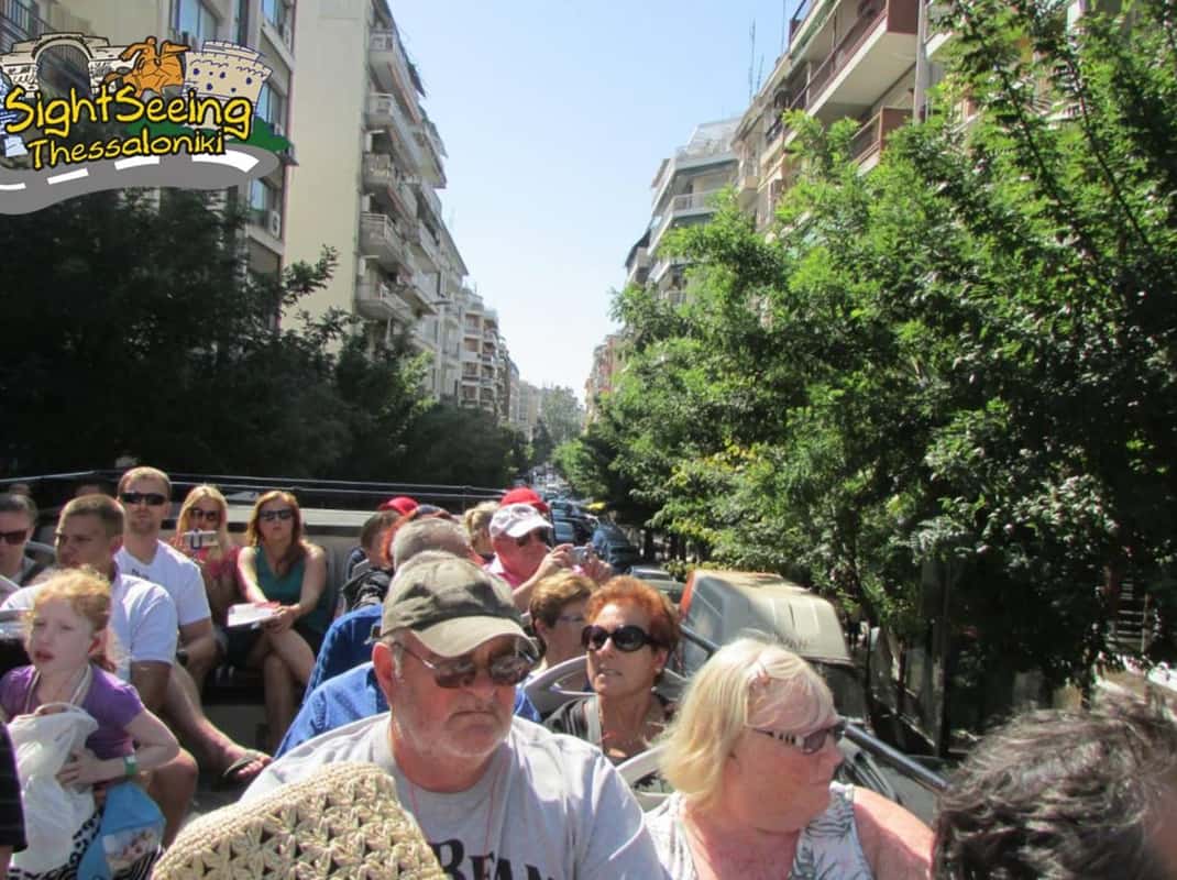 Stadsgezicht Thessaloniki vanuit de bus