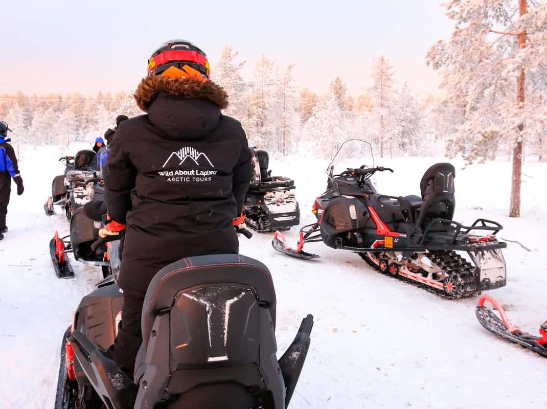 Arctic sneeuwscooter avontuur