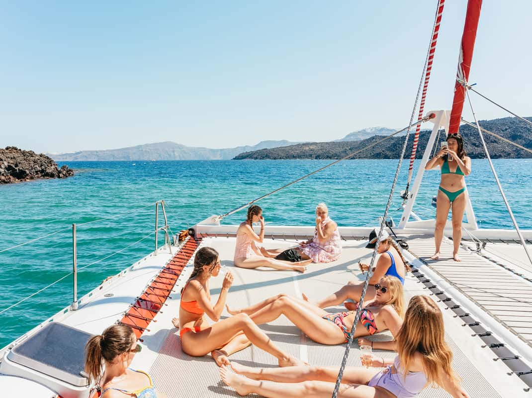 Catamaran cruise Santorini zonsondergang