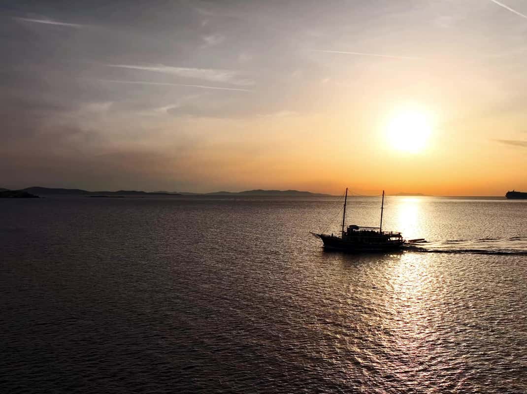 Party boot zonsondergang