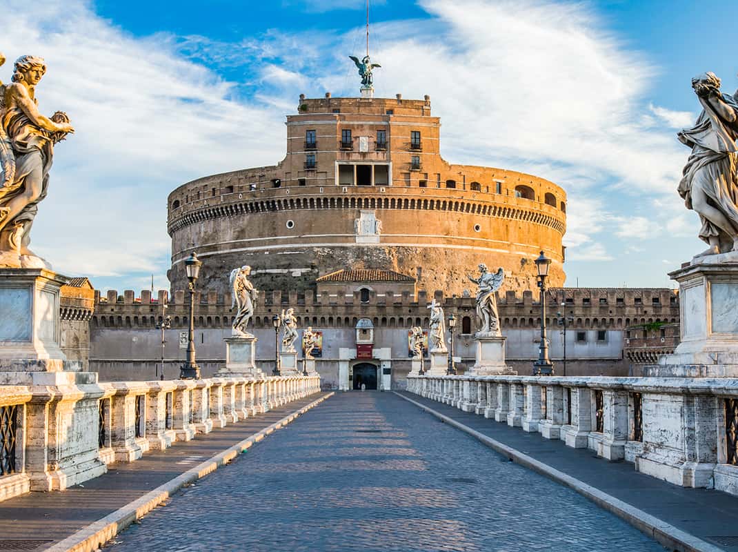 Castel Sant'Angelo in Rome met uitzicht over de stad