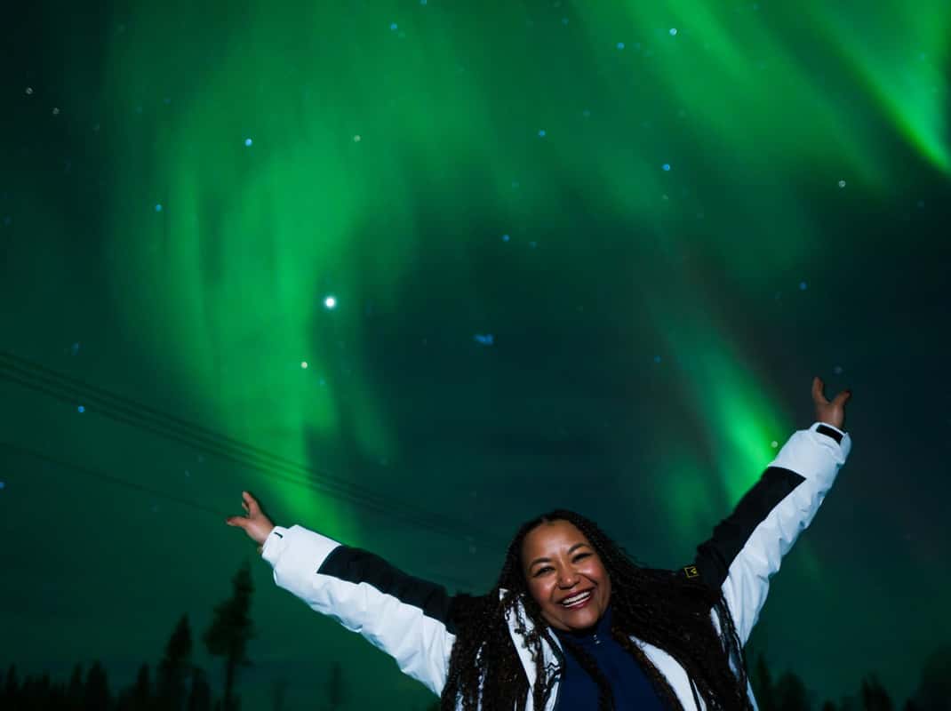 Groene noorderlichten reflectie