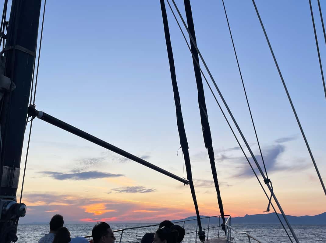 Zeilen bij zonsondergang