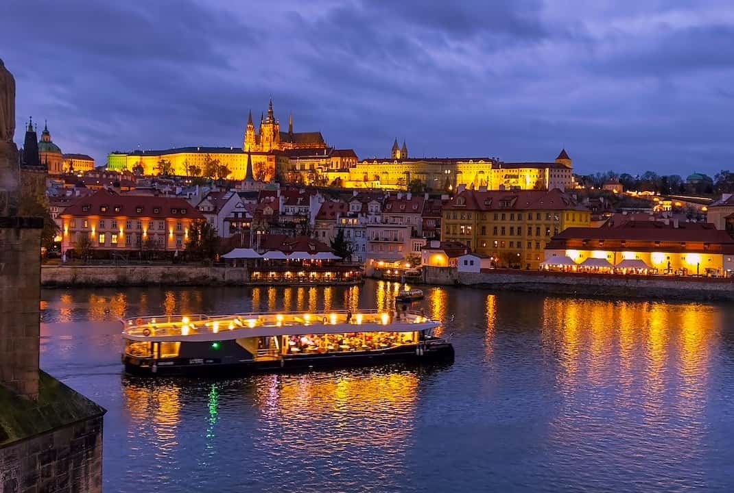 Avondrondvaart Moldau Praag