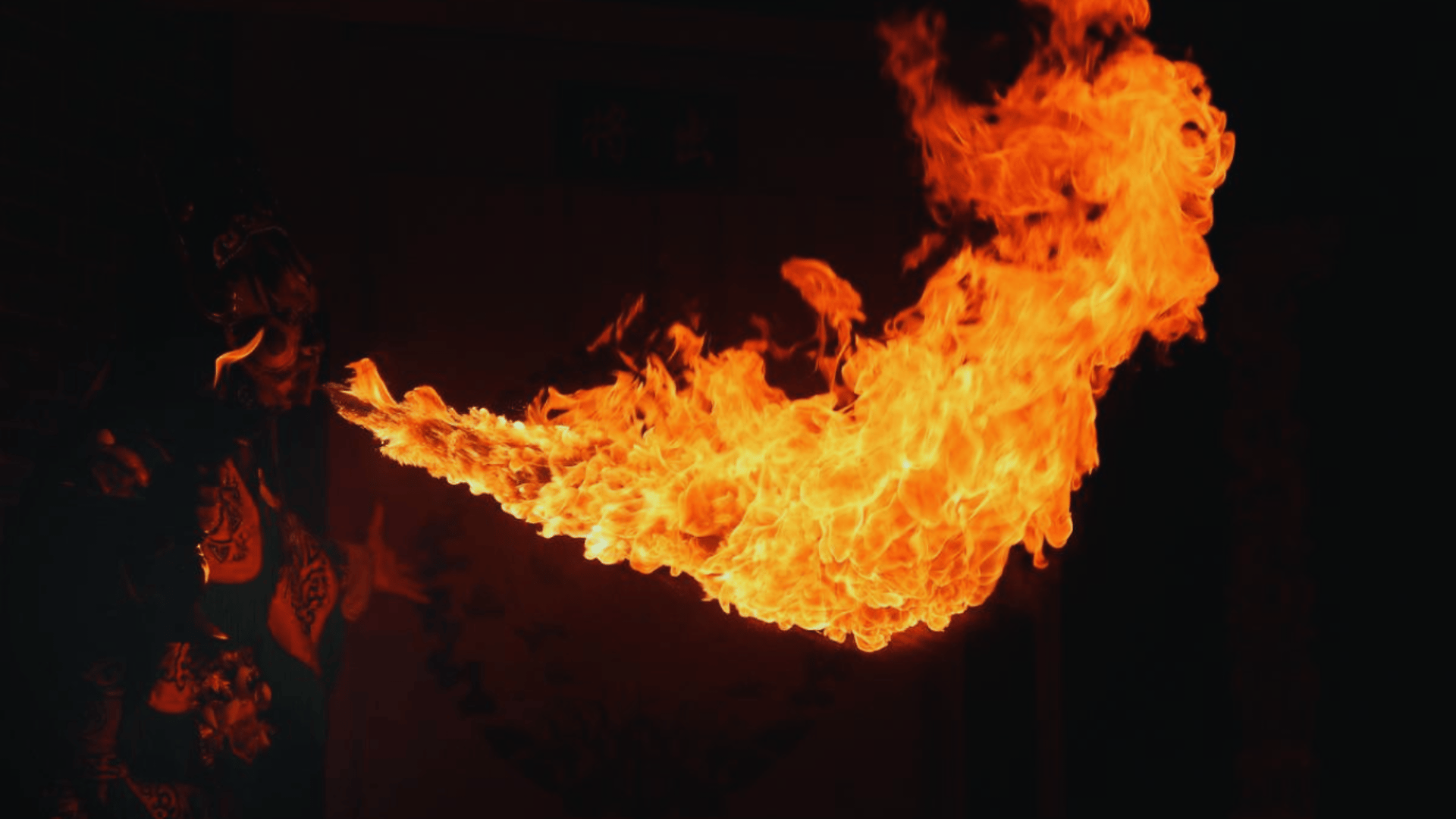 Chengdu: Liyuan Theater Sichuan Opera Face-Changing Show - Thumbnail 2
