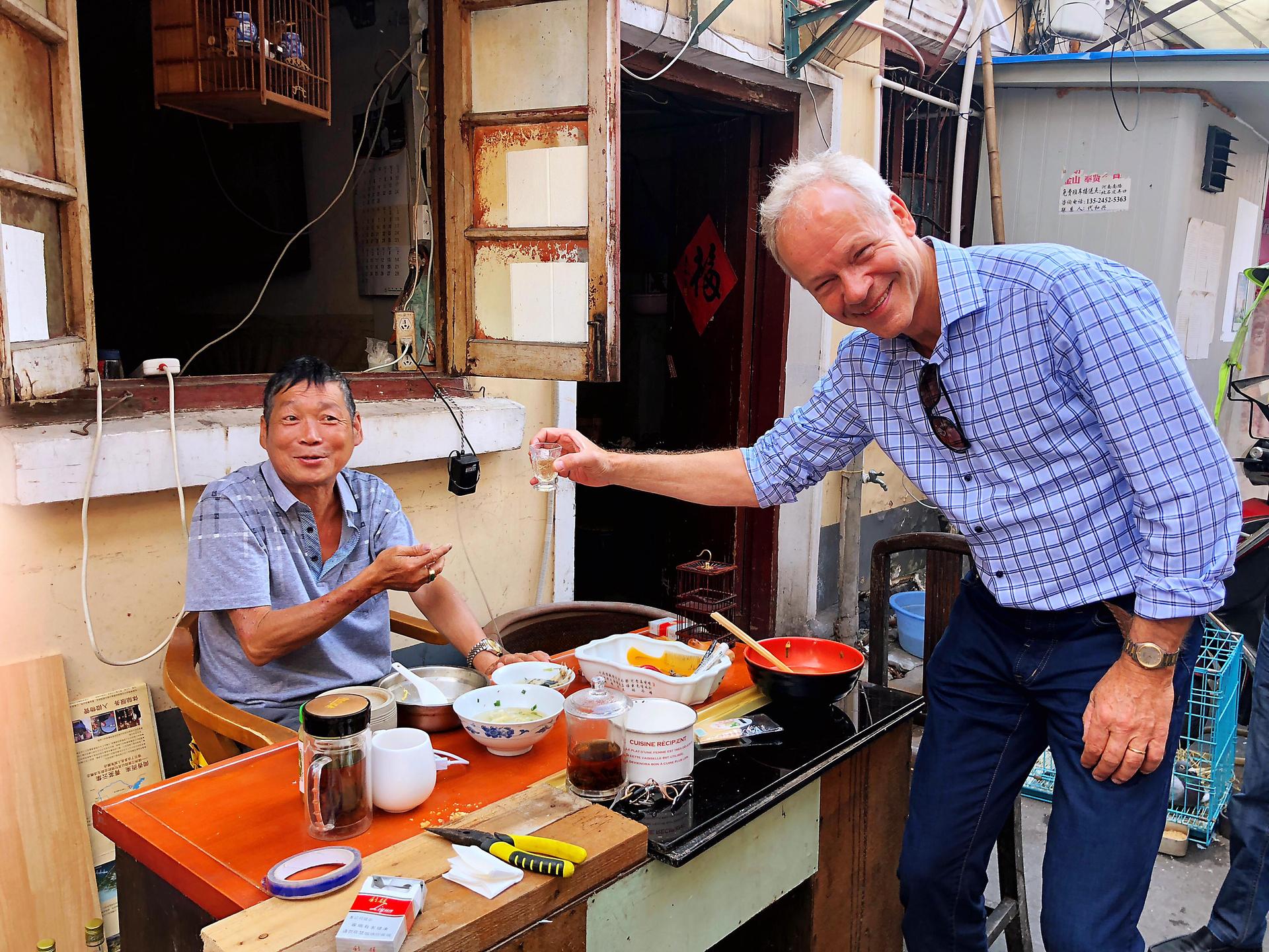 Full-Day Shanghai Classic Bike Tour - Thumbnail 3