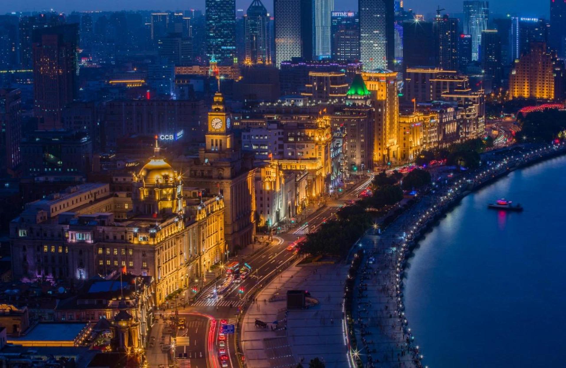 Shanghai: Night River Cruise Tour with Xinjiang Style Dining - Thumbnail 2