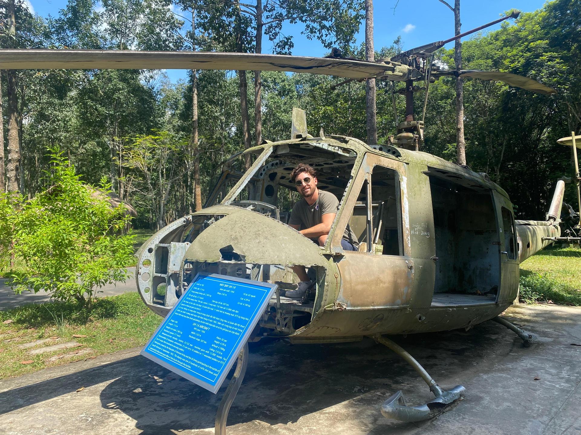 HCM: War Remnants Museum & Independence Palace Walking Tour - Image 1
