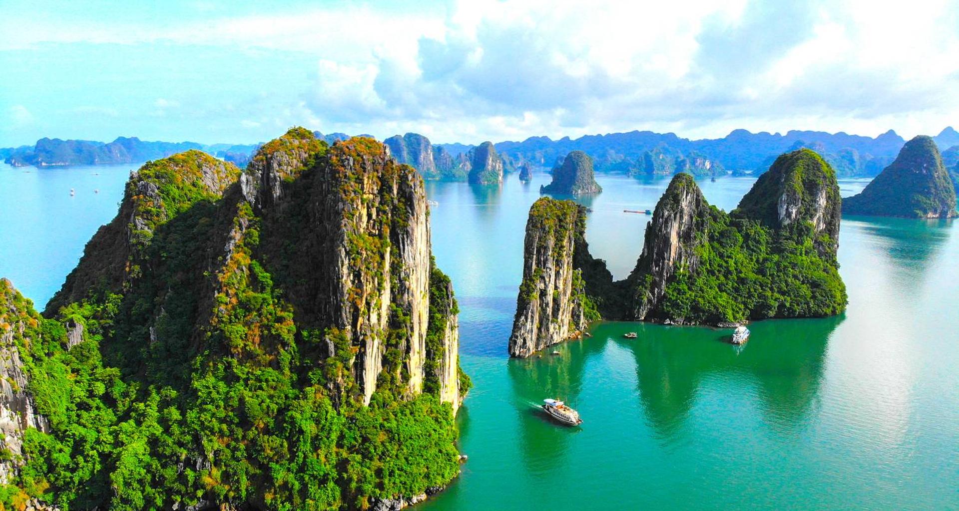 From Hanoi: Halong Bay Day Trip with Lunch and Transfers - Image 1