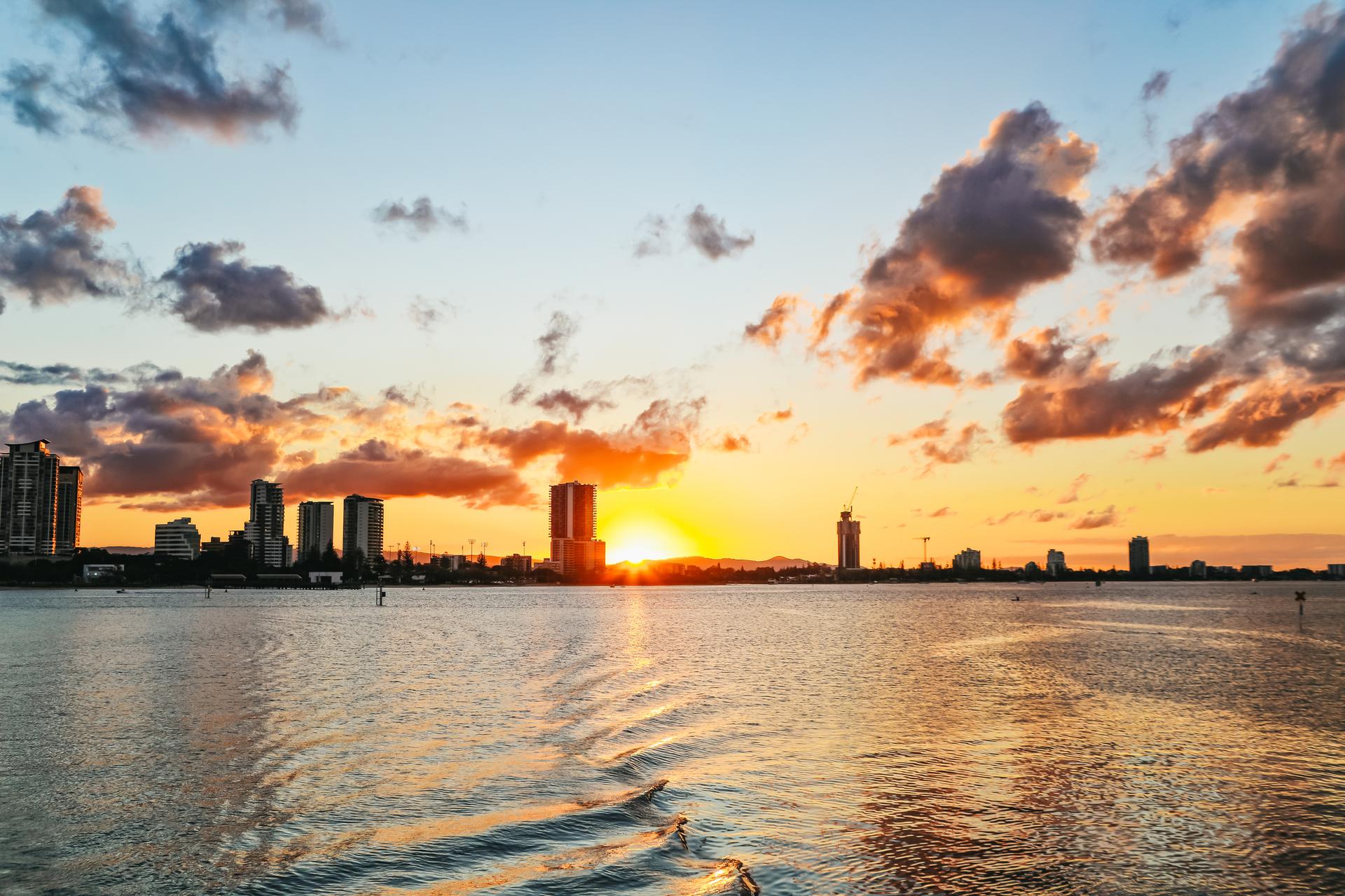 Surfers Paradise: Sightseeing Sunset River Cruise - Thumbnail 2