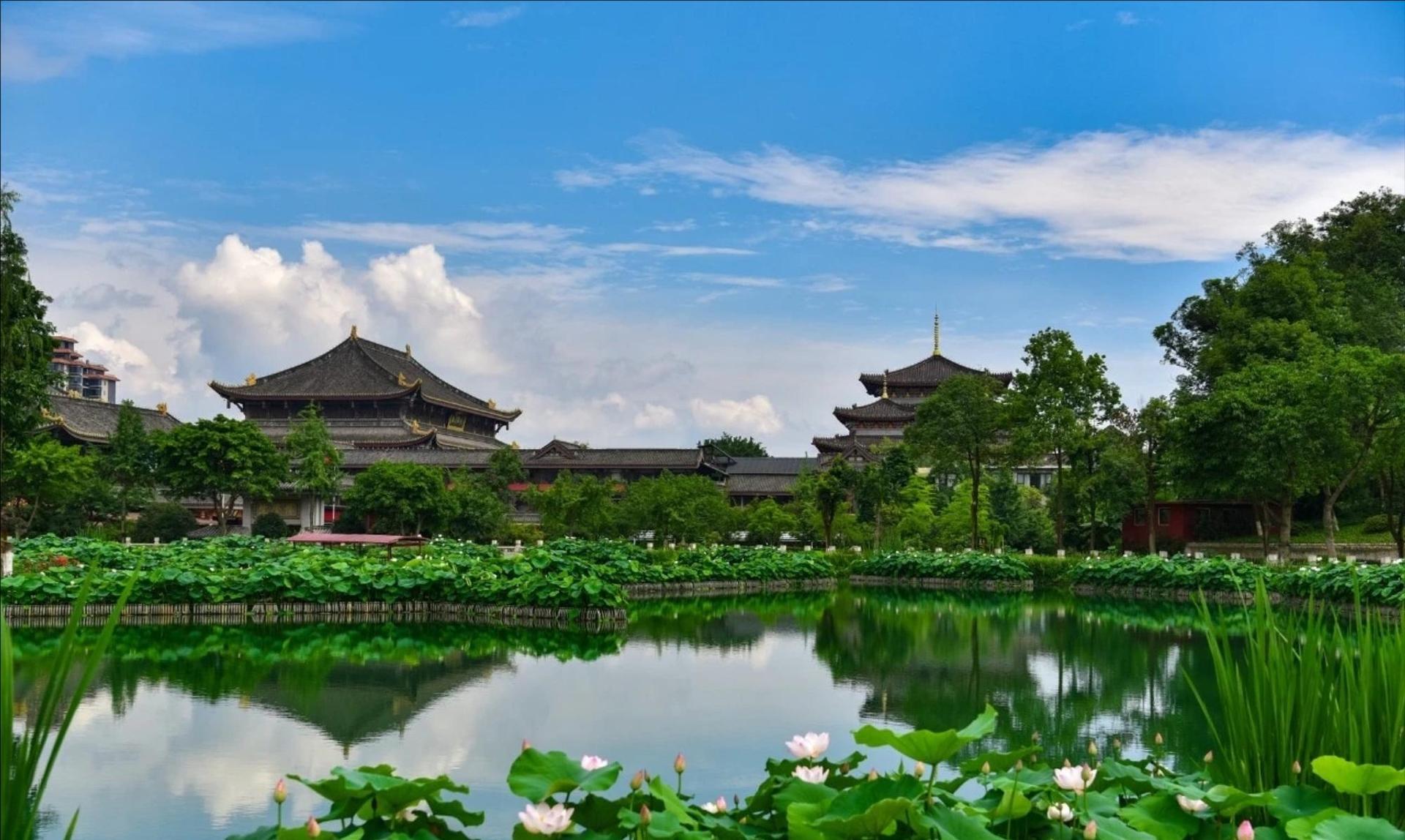 Leshan Giant Buddha & Huanglongxi/Buddha Temple Day Trip - Thumbnail 3
