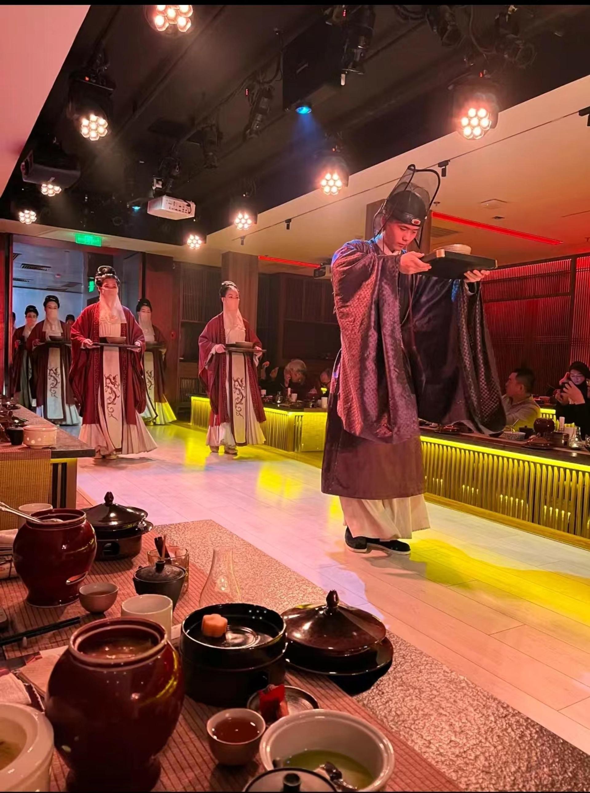 Shanghai: Royal Banquet with Chinese Cultural Performance - Thumbnail 2