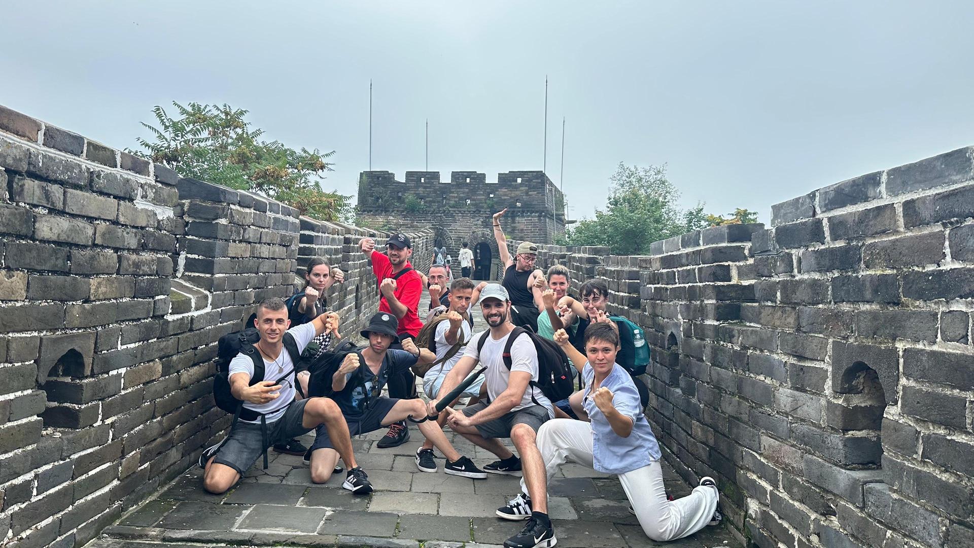 Beijing: Mutianyu Great Wall ENG/ESP/RUS Guided Bus Tour - Thumbnail 3