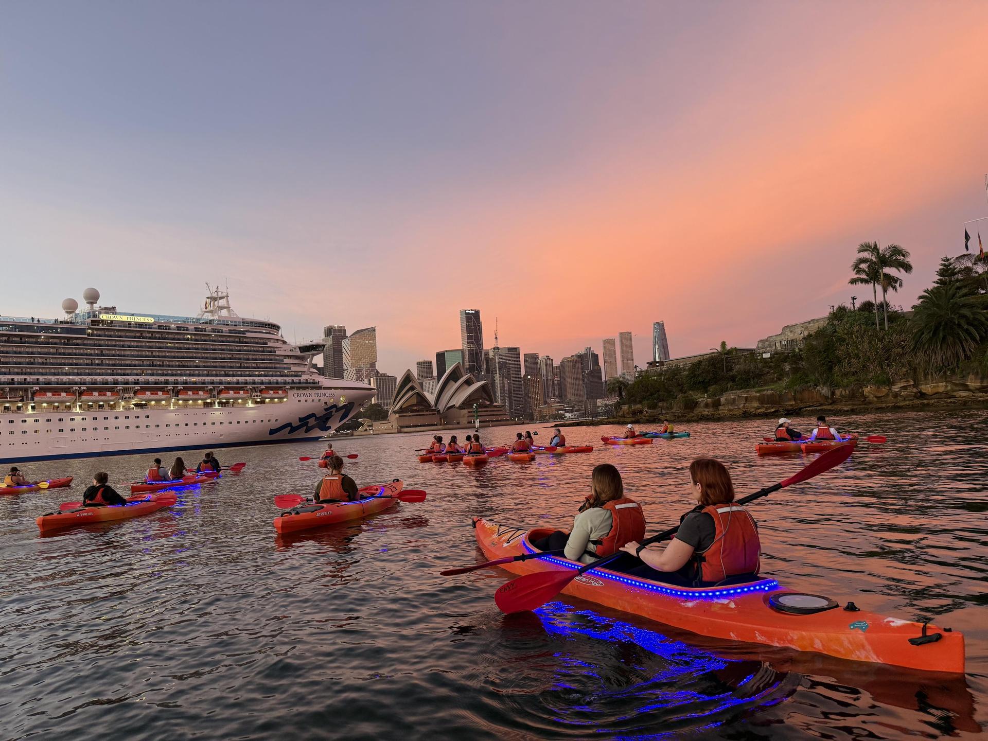 Sydney: Sunrise Kayak, Opera House & Under Harbour Bridge - Thumbnail 2