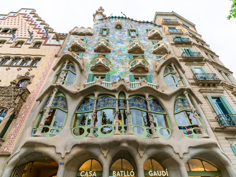 Exclusive early morning view inside Casa Batlló Barcelona with sunlight illuminating Gaudí's colorful modernist architecture without crowds. Exclusive early morning view inside Casa Batlló Barcelona with sunlight illuminating Gaudí's colorful modernist architecture without crowds.
