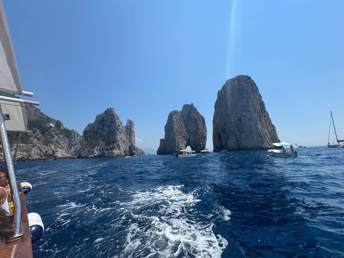 Capri: Island Boat Tour with Blue Grotto Stop