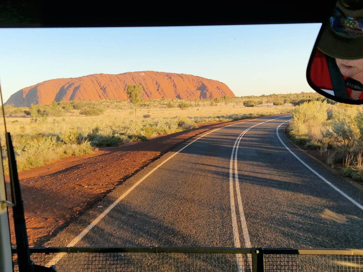 Uluru: Australian BBQ Dinner Under the Stars