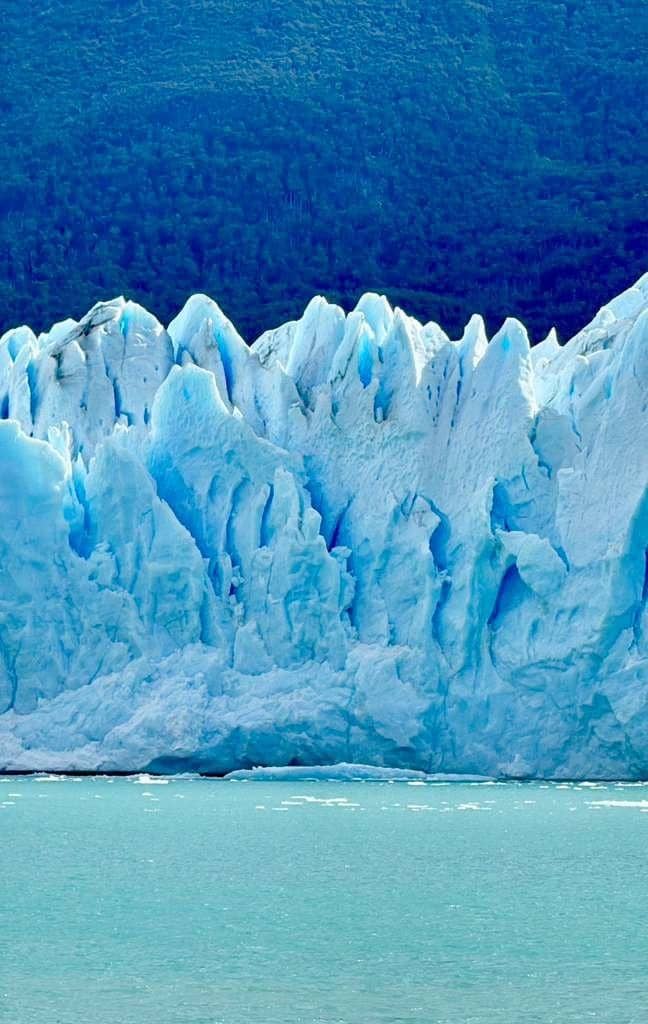 Close-up of the jagged ice face