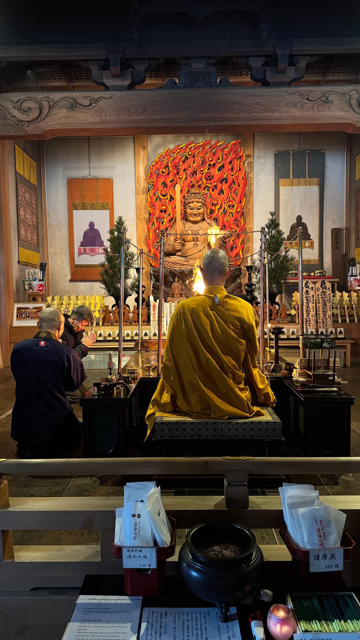 Mount Koya: Hidden Gems and Temple Tour, Small Group