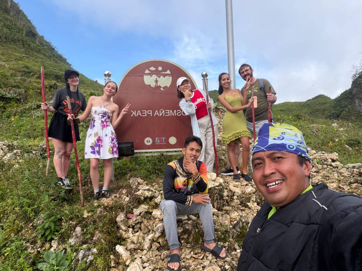Cebu Moalboal: Waterfall and Osmeña Peak Sunset Tour