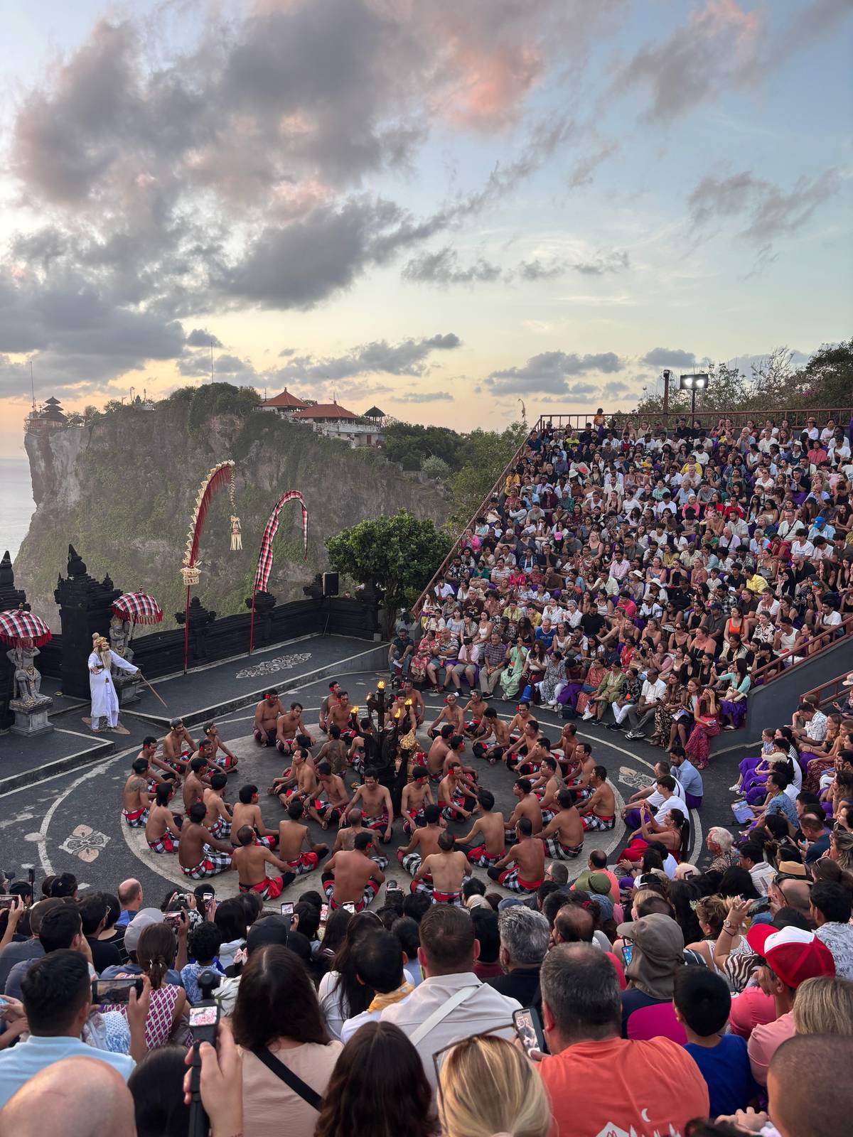The amphitheater full above the sea cliff
