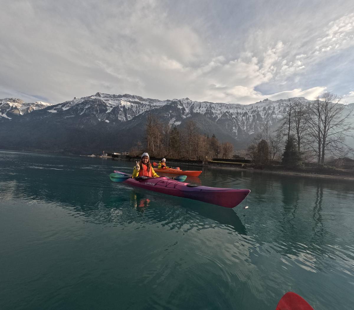 Interlaken: Small-Group Winter Kayak Tour on Lake Brienz