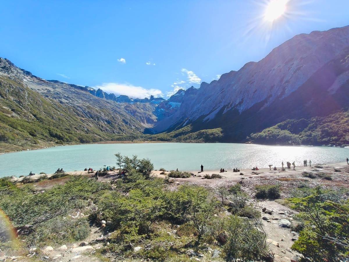 From Ushuaia: Emerald Lagoon Trekking Tour in Tierra del Fuego