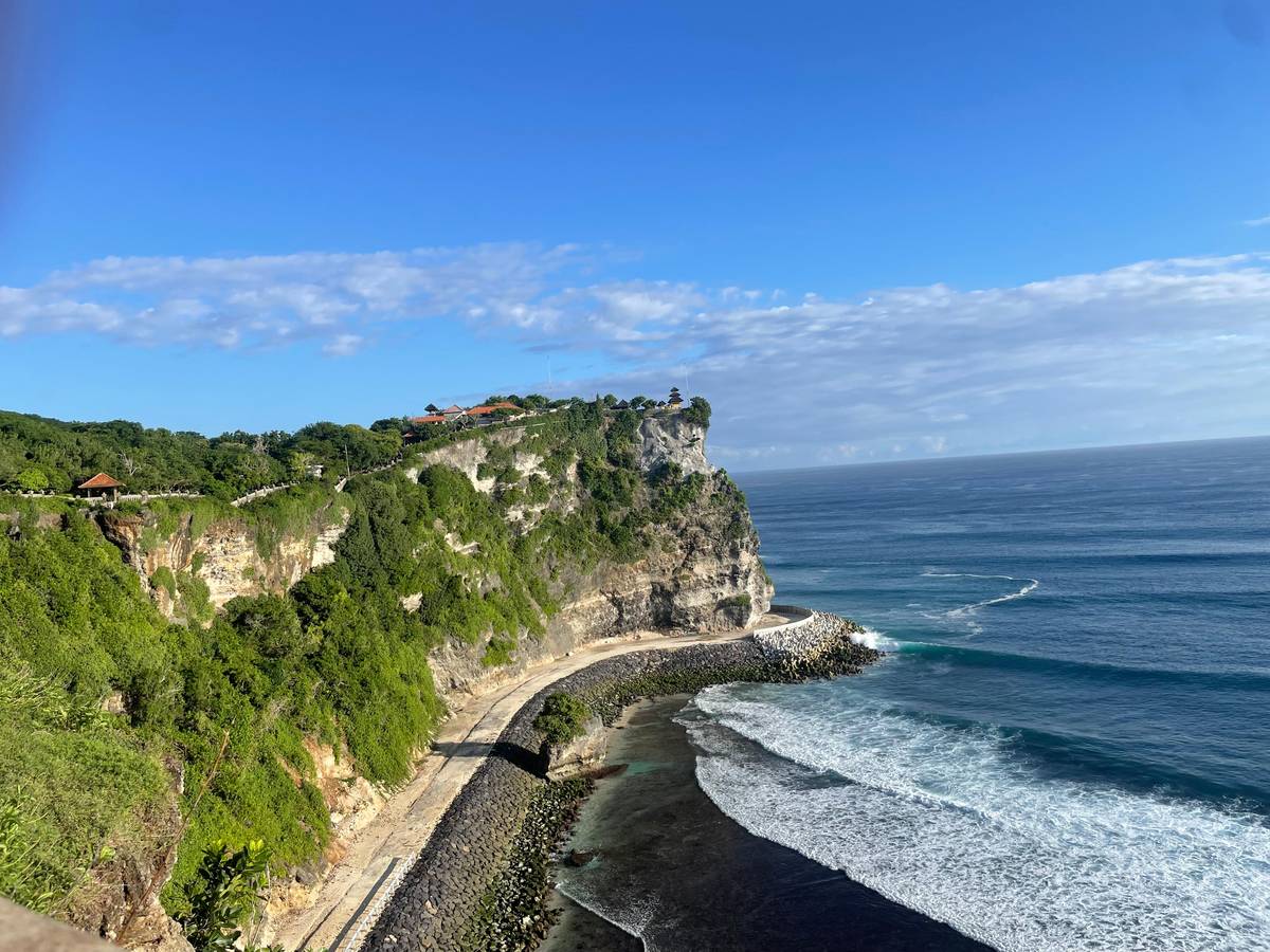 Uluwatu, Tanah Lot and Jimbaran day trip
