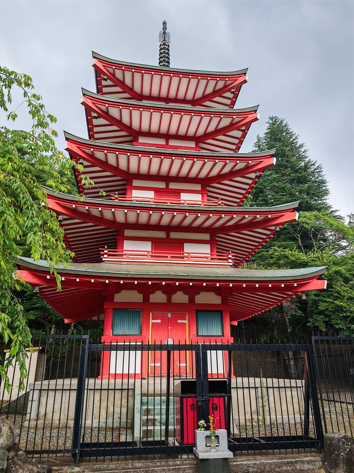 Tokyo: Mt Fuji, Oishi Park, Lake Kawaguchi and Oshino Hakkai
