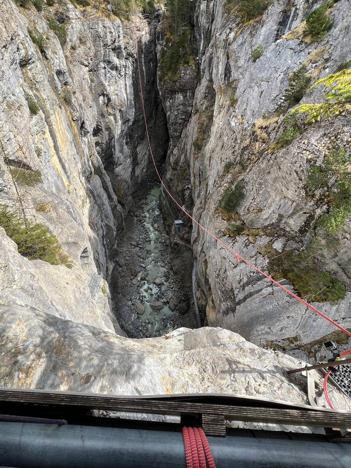 Interlaken: Canyon Swing in Grindelwald