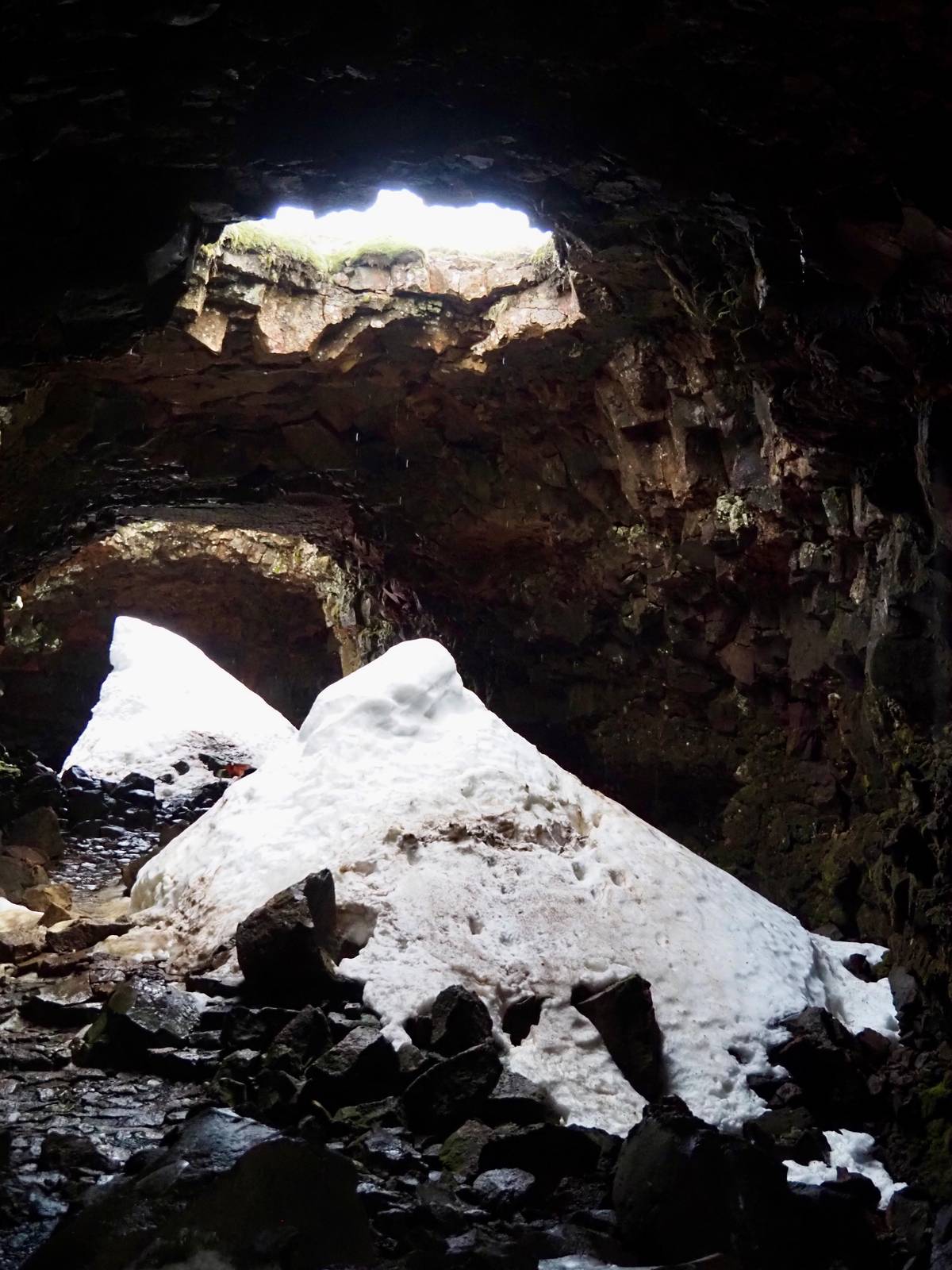 From Reykjavík: Raufarhólshellir Lava Tunnel by Bus