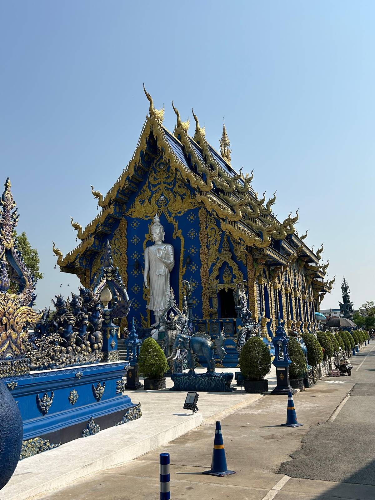 Best of Chiang Rai: 7 Major Sites & Mekong River View Buffet