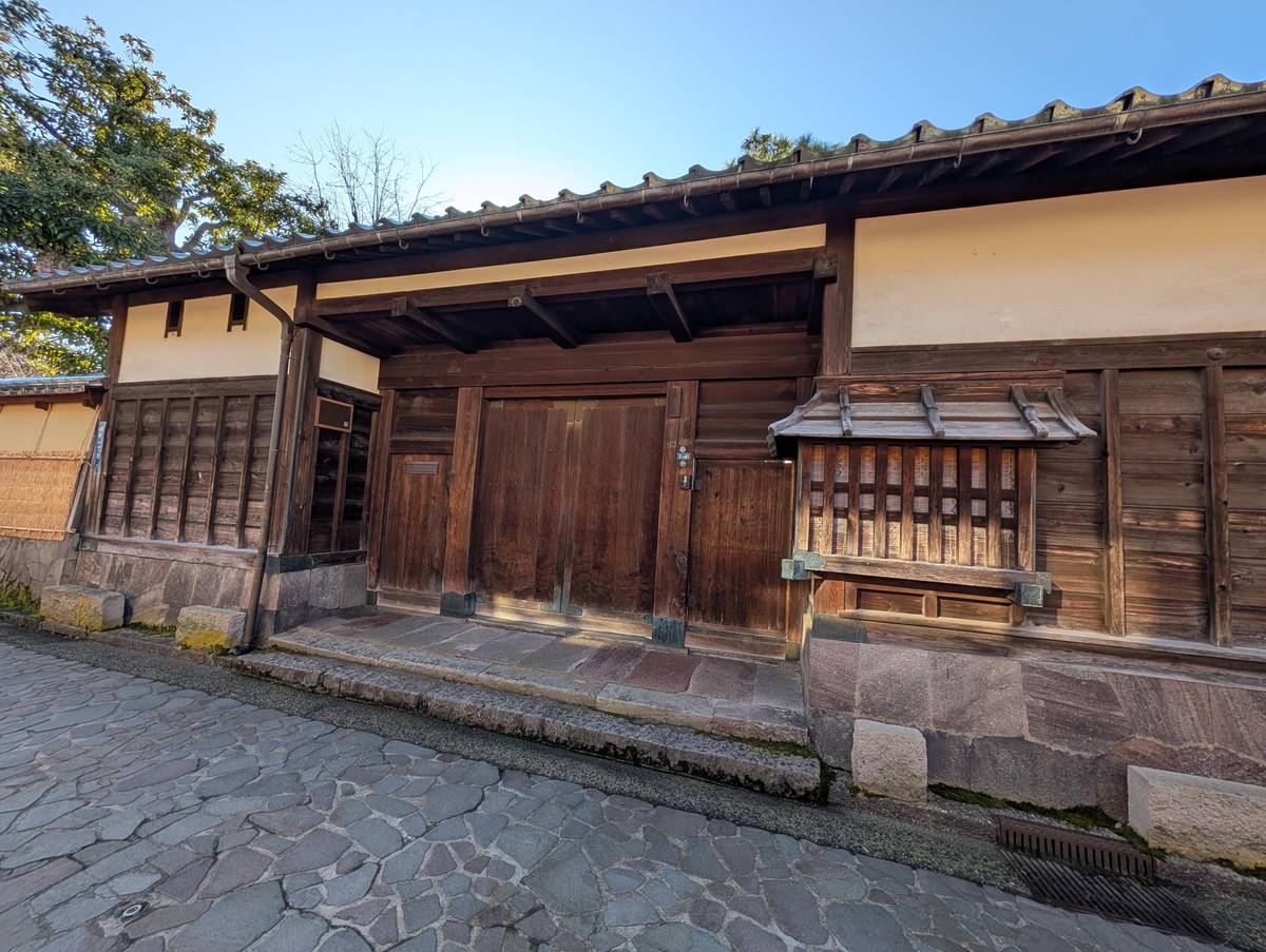 Kanazawa Ninja Temple Half-Day E-Bike Tour