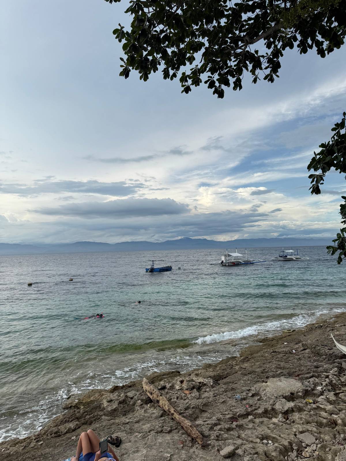 Panagsama Beach: sardines, turtles and sunsets