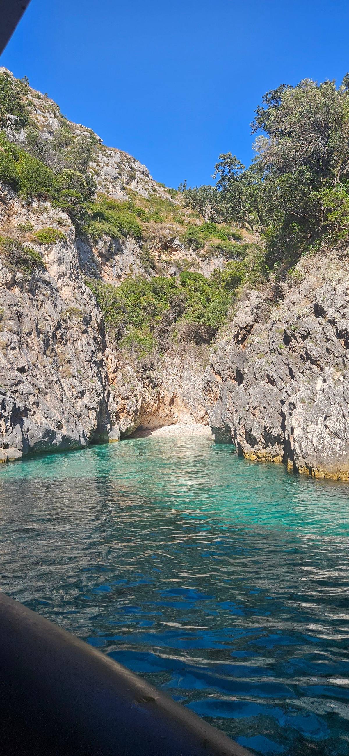 Vlore: Grama Bay & Karaburun Caves 8-Hour Speedboat Tour