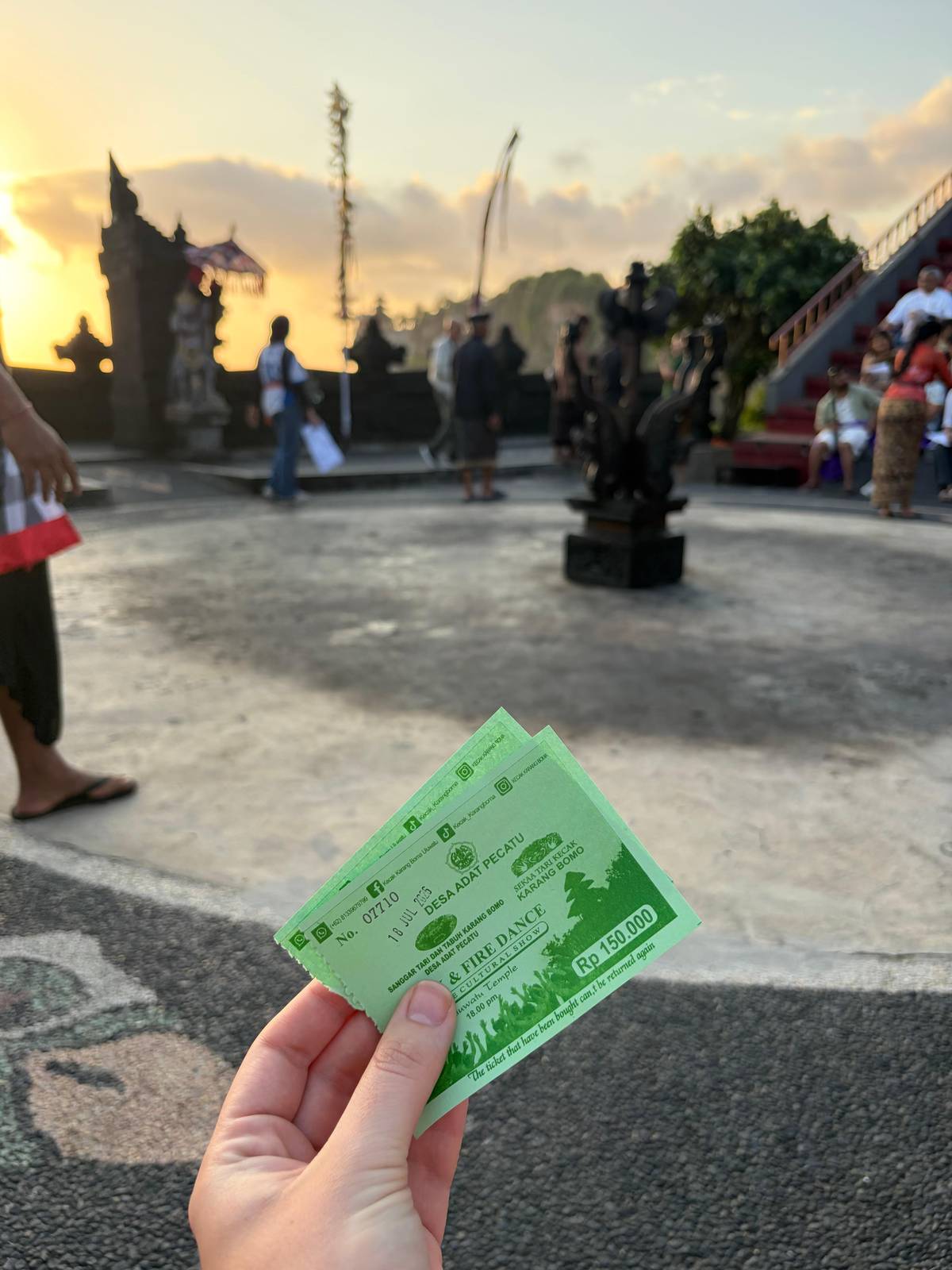 Uluwatu kecak tickets: what you pay, where to buy, what is extra