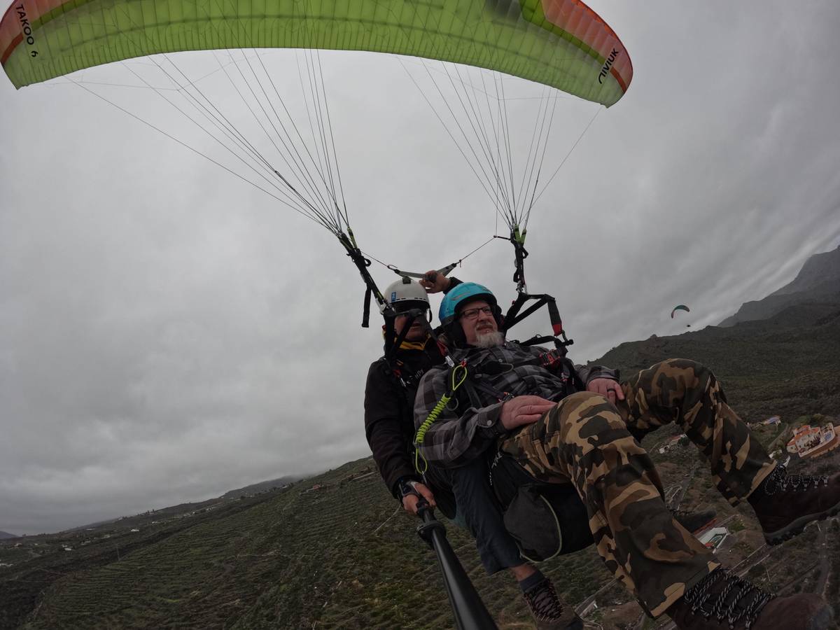 Tenerife: Acrobatic Paragliding Tandem Flight