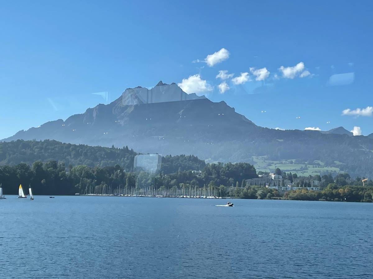 Lucerne: Lake Lucerne 1st Class Cruise with 3-Course Lunch