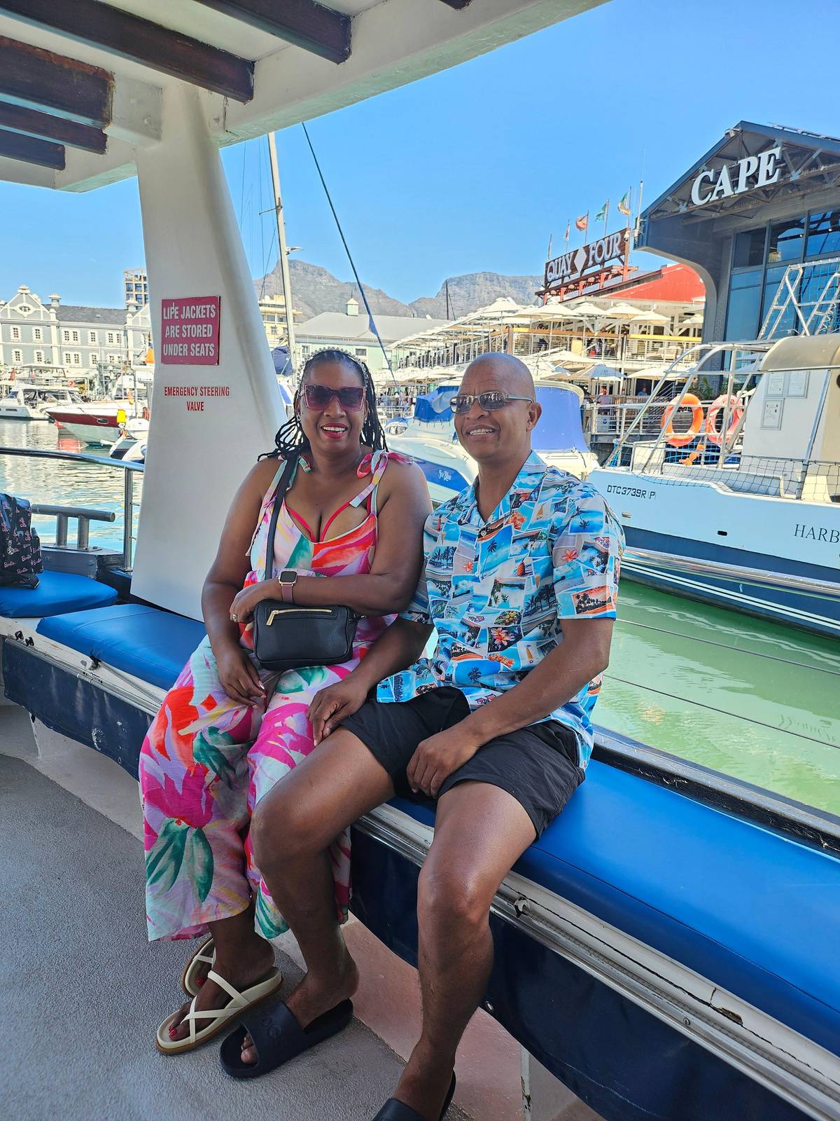 Cape Town: 30 Minute Harbour Boat Cruise with Seal Watching