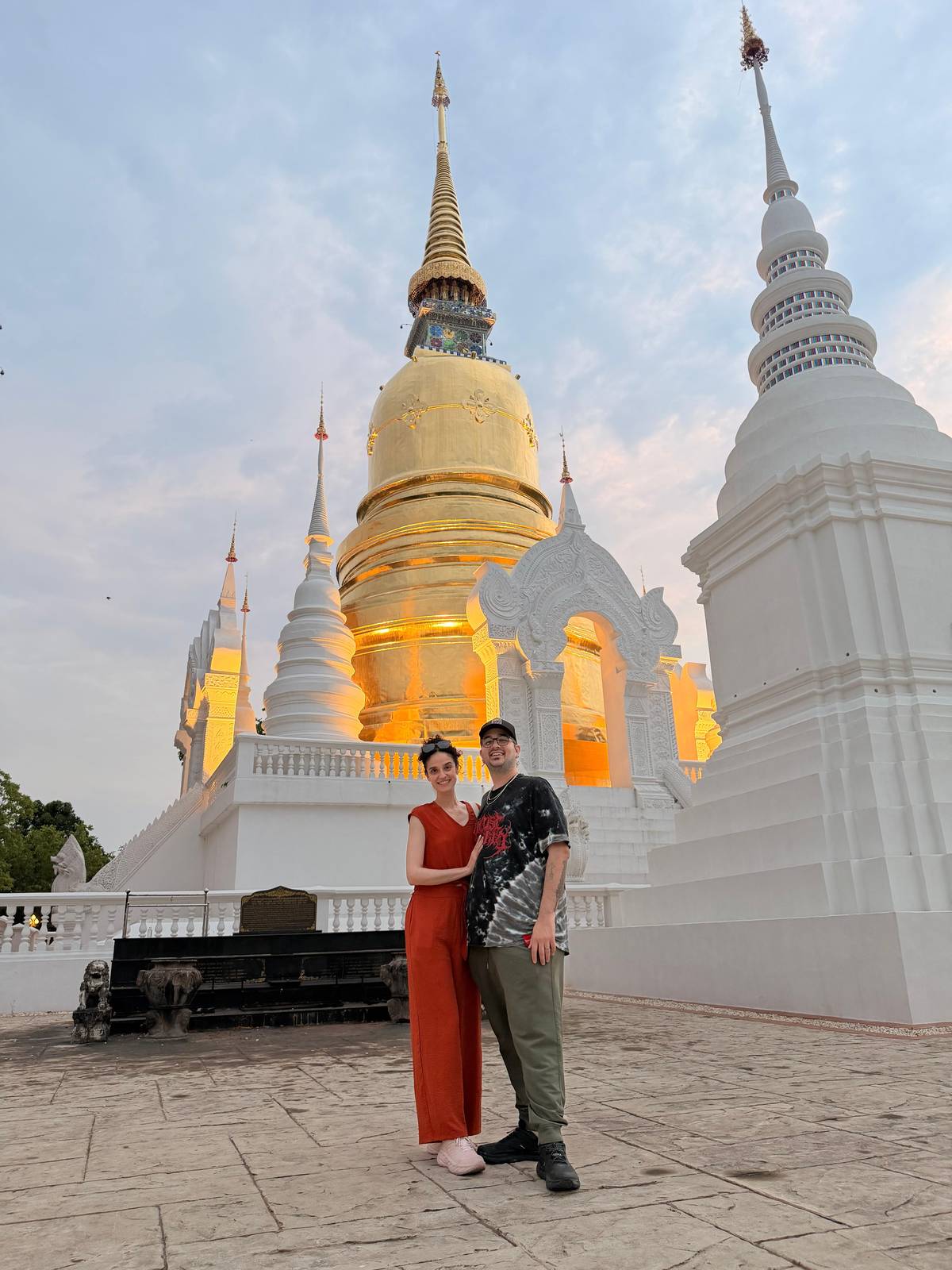 Chiang Mai: Tuk-Tuk Evening Tour with Temples & Street Foods