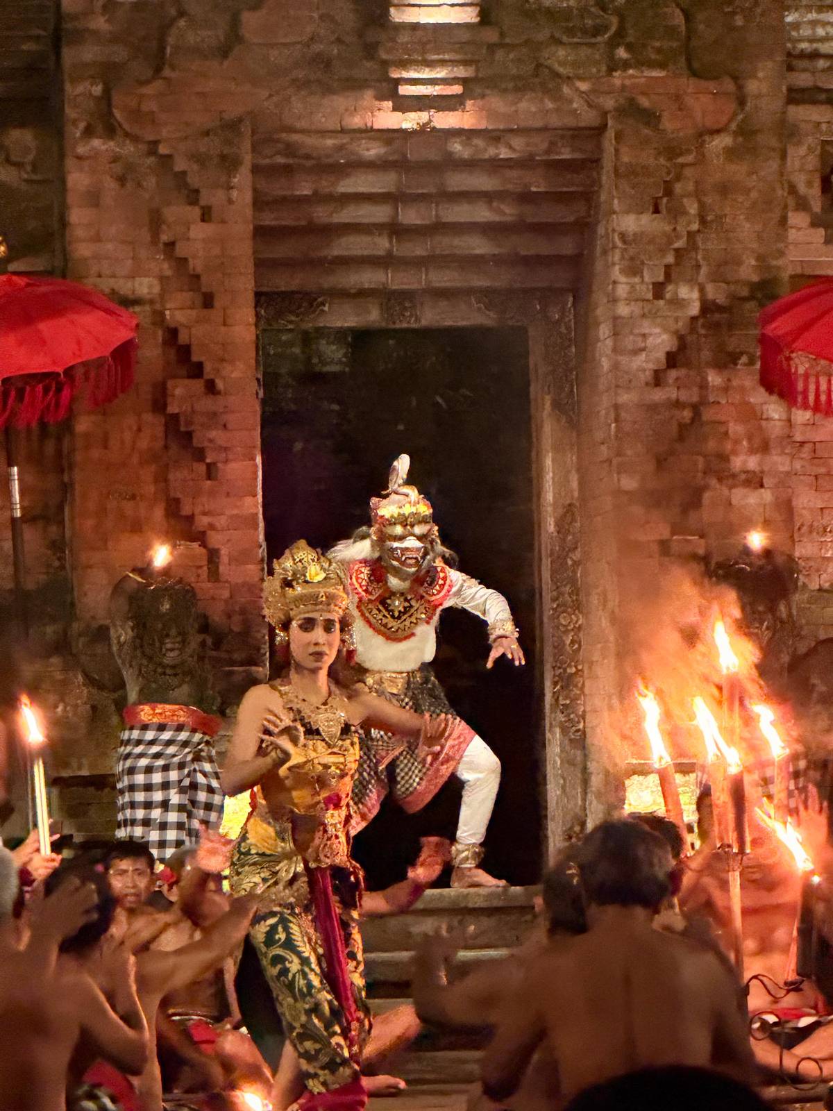 Kecak in Ubud: the village stages, nights and how they differ
