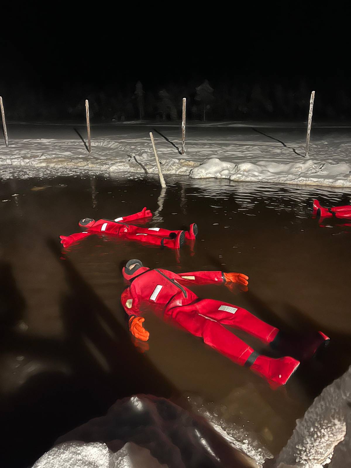 Levi: Ice Floating and Northern Lights Tour