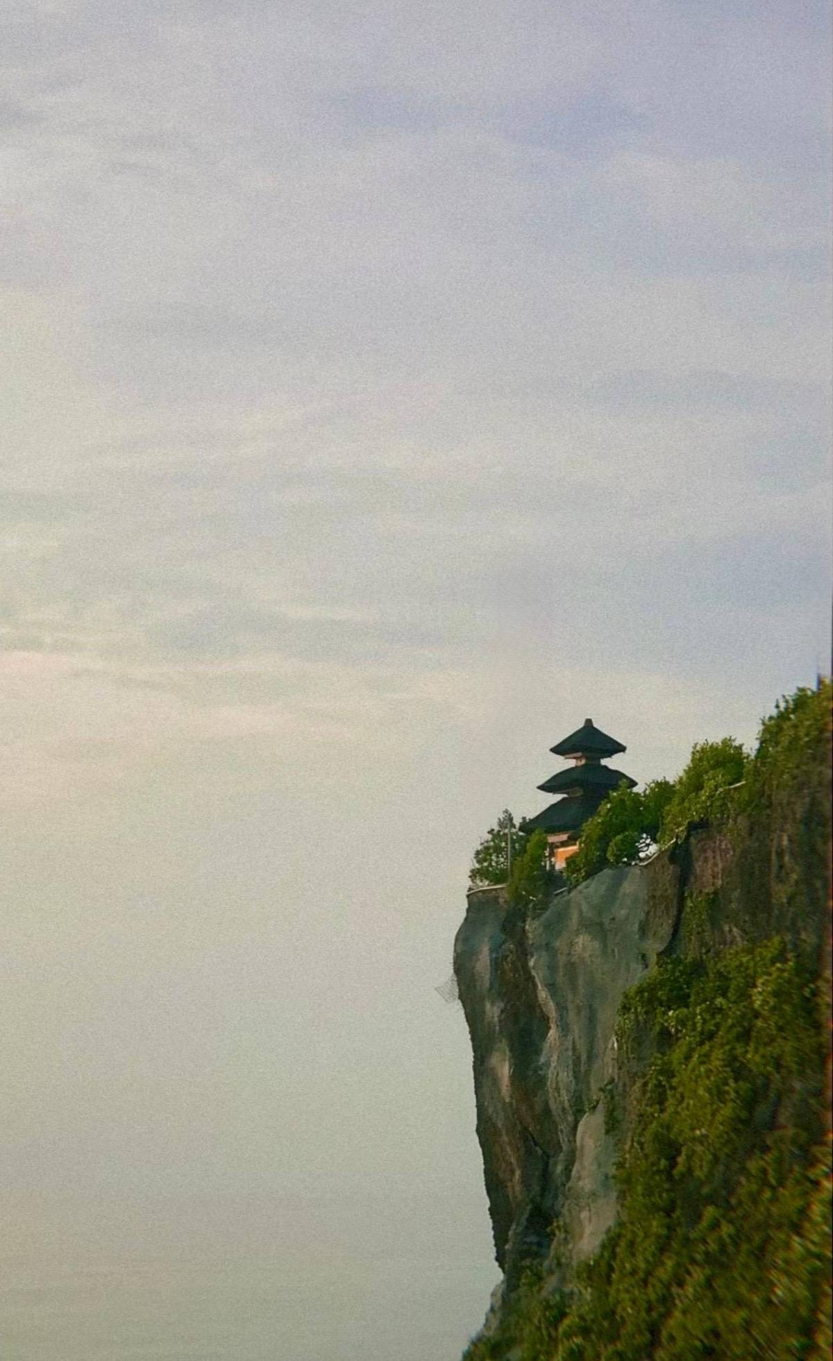 The temple shrine on the edge of the cliff