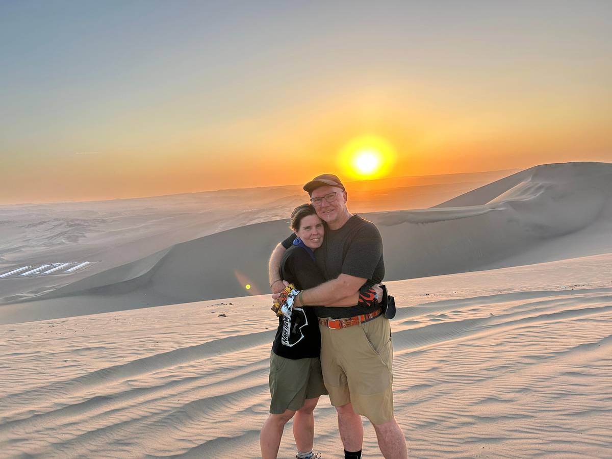 Ica and Huacachina: Sunset Buggy Ride in the Dunes with Sand Sledding